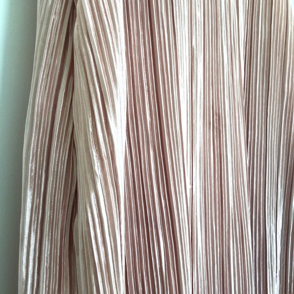 🍁 SALE: H&M ROSE PINK SHIMMERY MIDI DRESS - Picture 2 of 4